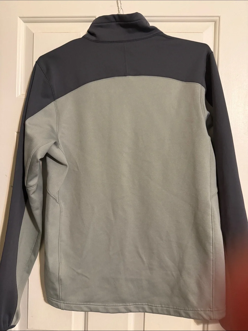 Men’s The North Face Two-Tone Gray and Dark Gray Lightweight Jacket Size Small